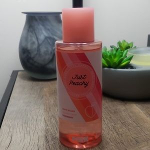 Victoria's Secret Pink just peachy mist